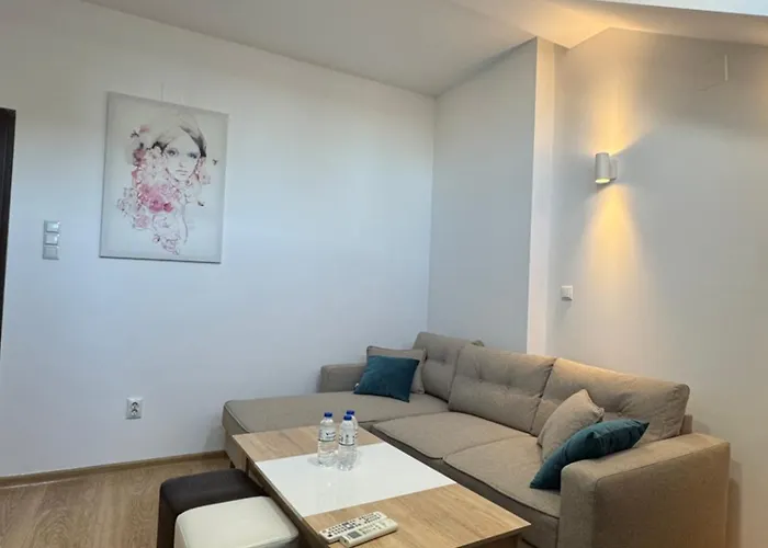 Cozy High-street Loft In Sofia's Location